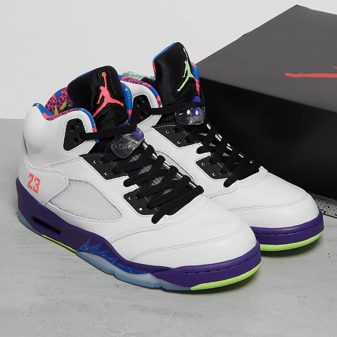Sneaker Newsさんのインスタグラム写真 - (Sneaker NewsInstagram)「The Air Jordan 5 "Bel-Air" is now scheduled to release at @jumpman23 retailers on August 15th in full family sizes. Link in bio to get a detailed look!」7月22日 5時01分 - sneakernews