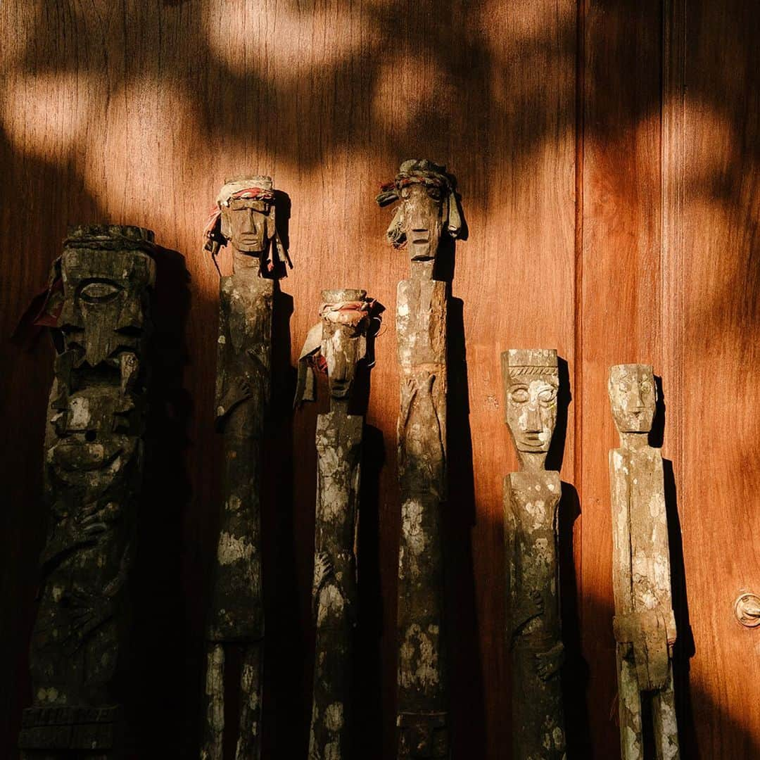 ジョン ハーディーさんのインスタグラム写真 - (ジョン ハーディーInstagram)「Stoic, strong and silent. These figures have more power than you’d assume.  Uncover the world of @johnhardybali and follow #Balinology for clips of culture and beauty from our home, #Bali.  #JohnHardy」7月22日 5時27分 - johnhardyjewelry