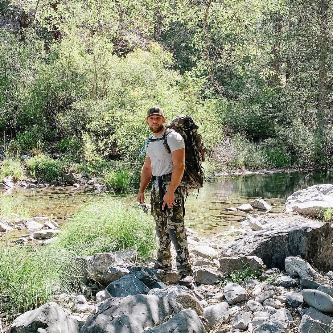 マックス・シエリオットさんのインスタグラム写真 - (マックス・シエリオットInstagram)「Mountains were calling ☺️ #mountains #backcountry #backpacking」7月22日 5時52分 - maxthieriot