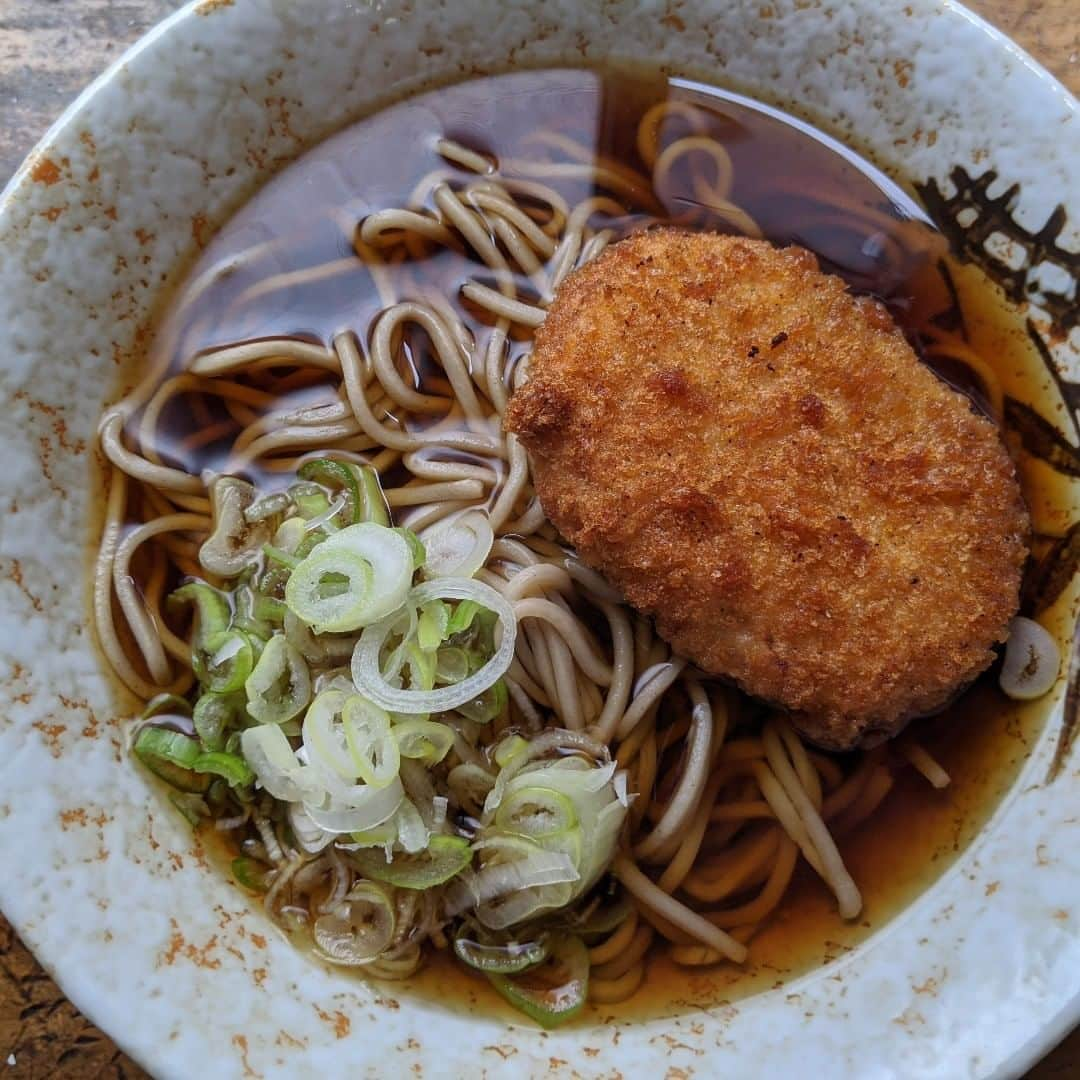 下関マグロのインスタグラム：「#山田製麺所本店  #コロッケそば」