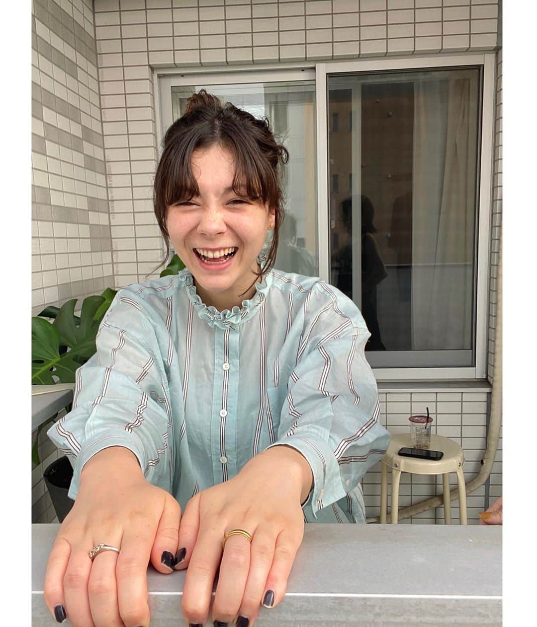 エモン・久瑠美のインスタグラム：「満面の笑み🌻　by @miyukiemond」