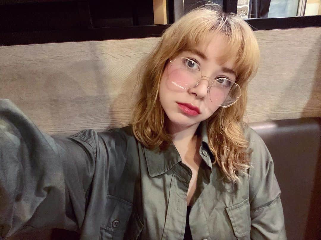 工藤ジェニファー茉侑さんのインスタグラム写真 - (工藤ジェニファー茉侑Instagram)「アウトレットで買った八角形のメガネ気に入ってる🤓💓 うちはメガネとサングラスは夫婦共有😎😎😎 @beams_official   うしごろバンビーナ渋谷店　@ushigoro_shibuya  6500円のコース💸 飲み放題(1800円)があるのは嬉しいけど、油っぽいお肉苦手派としては焼肉はアラカルトがベストだな😂🥩  #ダイエット　#ダイエットメニュー #ダイエット記録　#diet #グルメな人と繋がりたい  #居酒屋　#居酒屋ごはん　#ヤキトリ　#お酒好きな人と繋がりたい #お酒好き女子 #ビール　#ビール女子 #ビール好きな人と繋がりたい #渋谷グルメ #池尻大橋グルメ #お洒落さんと繋がりたい #お洒落な人と繋がりたい　#料理好きな人と繋がりたい　#beer #グルメ好きと繋がりたい #渋谷　#渋谷グルメ #焼肉　#焼肉好きな人と繋がりたい #焼肉　#ホルモン　#ホルモン好き　#メガネ女子 #beams #眼鏡女子 #メガネコーデ #うしごろバンビーナ」7月22日 16時22分 - jennifermayu_s