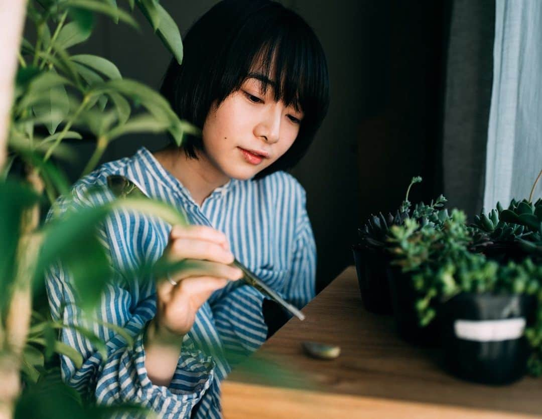 りりか（RiRiKA）さんのインスタグラム写真 - (りりか（RiRiKA）Instagram)「living. #inliving  @botanist_official が開催している【SAVE THE FLOWERS】CAMPAIGNに参加してます。コロナの影響を受けて多くのイベントが中止、延期となり、結果的に捨てられてしまうはずだった花をキャンペーン参加者数に応じて購入するというとりくみです。皆様もぜひご参加してみてください。  詳細はこちら@botanist_official   #共に生きる_BOTANIST #共に生きる_COEXISTENCE #BOTANIST #ボタニスト」7月22日 16時46分 - inlivingjp