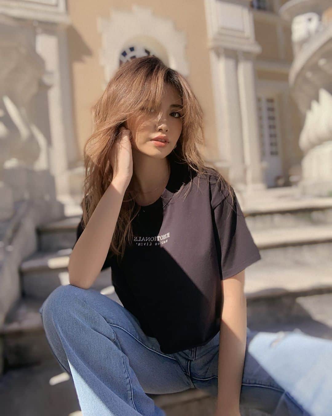 Yumaikaのインスタグラム：「この時 まだウエスト細いとき✌🏾📷  今日の19時から denimやキャミ、その他もろもろと✨ 再入荷します！ずっと早く出したかったTシャツも発売するよー😍  お気に入りです😋  @helioslivin_official  #HeliosLIVIN」
