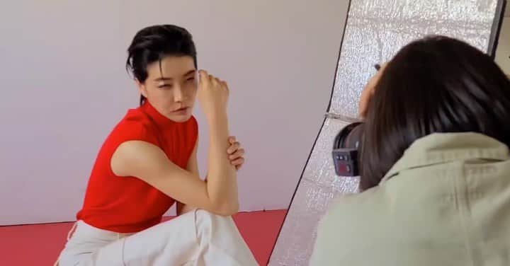 チン・ソヨンのインスタグラム：「좋아하는일을 좋아하는 사람들과 한다는건 매우 신나는 일이다 #널좋아해」