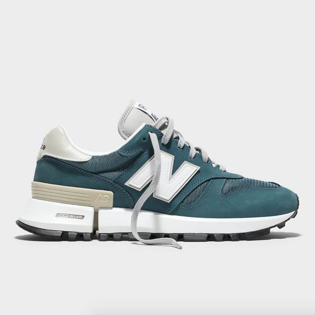 Sneaker Newsさんのインスタグラム写真 - (Sneaker NewsInstagram)「New Balance Tokyo Studio is ready to introduce new colorways of the R_C1300. This teal-based upper is set to drop at select shops soon. Link in bio for full details!」7月22日 9時01分 - sneakernews