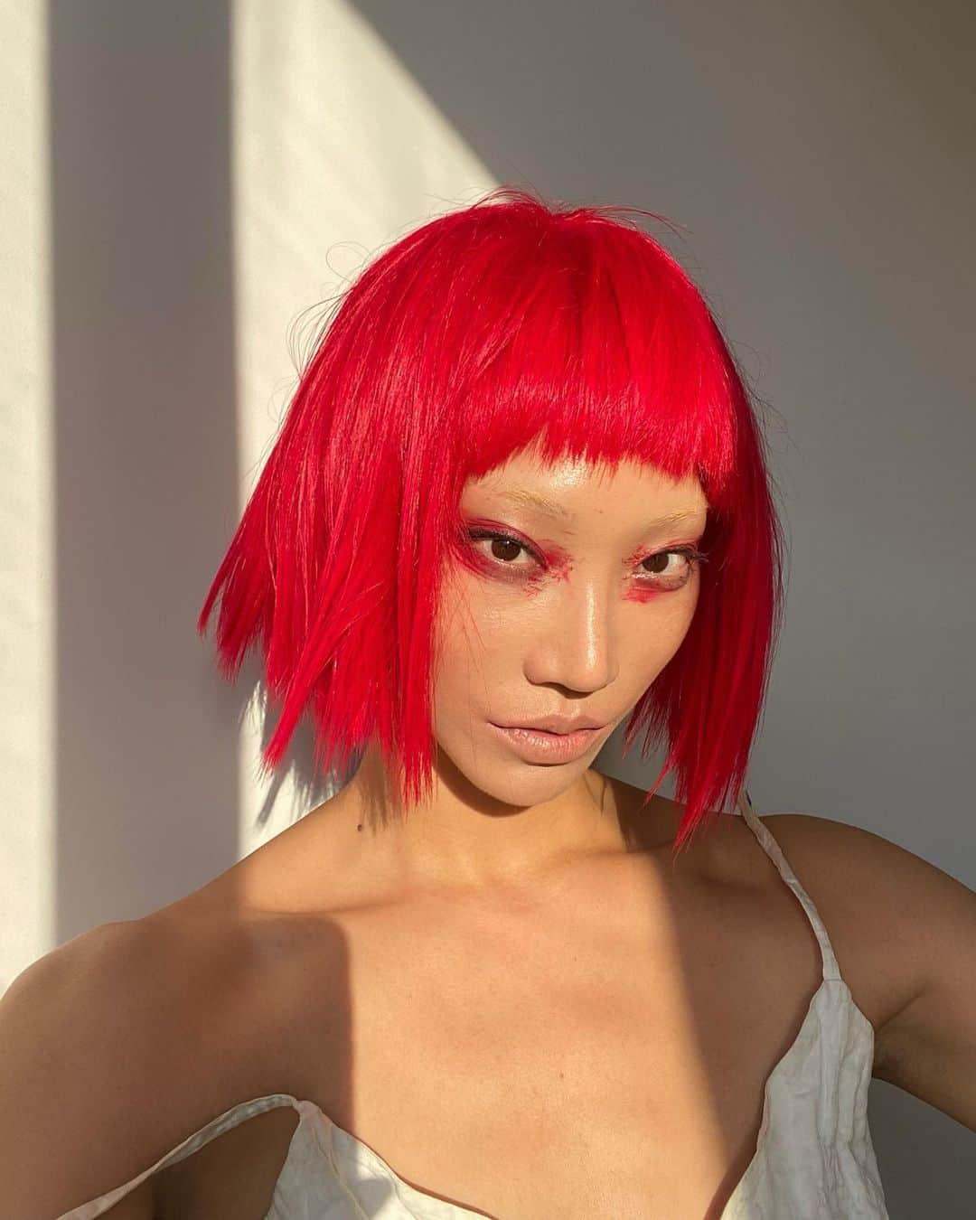 パク ・スジュのインスタグラム：「First day back at work with this natural, casual look ❤️   Grateful to come back to my job and work with my talented friends and coworkers again. I missed you!」