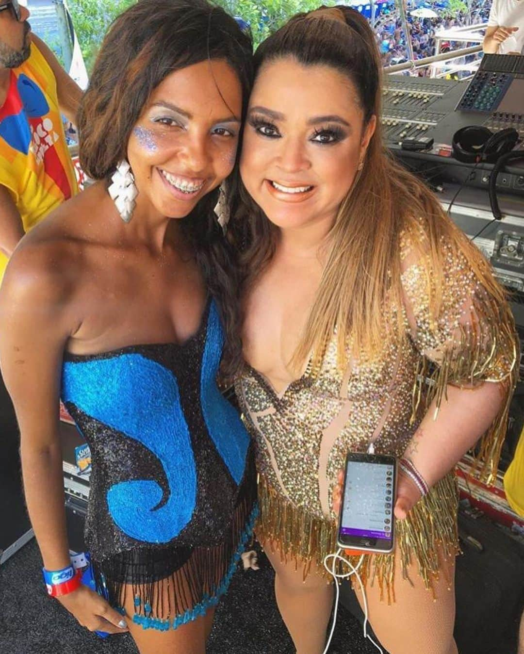 Preta Gilさんのインスタグラム写真 - (Preta GilInstagram)「Hoje é aniversário da minha comadre @nathaliasantos. Ser madrinha do Davi foi a maior prova de amor que você já me deu e olha que não foram poucas. Eu só peço a Deus que me dê saúde pra poder continuar recebendo todo o seu amor. O aniversário é seu mas o presente é de quem tem o privilégio de conviver com você!!  Te amo! Saúde, meu amor, que já já você vai ser a mamãe mais linda desse mundo!!!」7月22日 10時16分 - pretagil