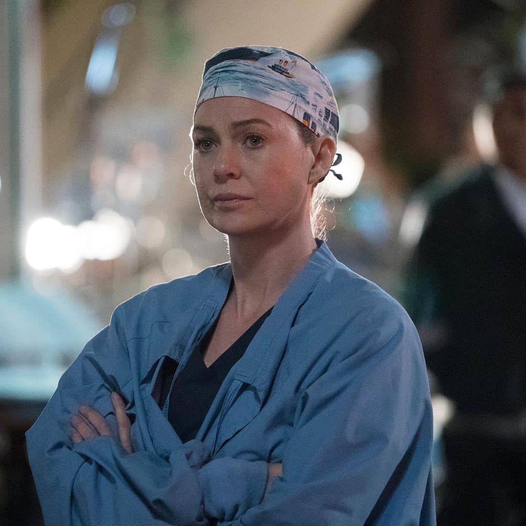 E! Onlineさんのインスタグラム写真 - (E! OnlineInstagram)「The doctor is in: #GreysAnatomy is set to take on the Coronavirus pandemic for Season 17. Scrub in and click the link in our bio for how the show will cover "the medical story of our lifetimes." (📷: Getty)」7月22日 10時34分 - enews
