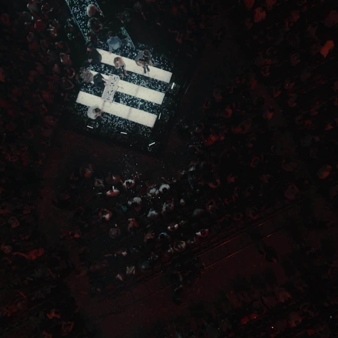ユナイテッドのインスタグラム：「#ICYMI — I Surrender with @Lauren_Daigle is now live on our YouTube channel. Who remembers being there for one of our Empires nights?  Link in bio」