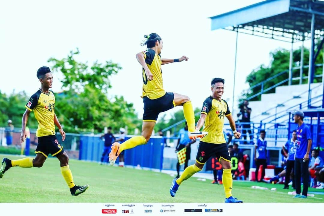 木暮郁哉さんのインスタグラム写真 - (木暮郁哉Instagram)「心震える瞬間。 #football#cambodia#siemreapdriver」7月22日 11時02分 - fumiya_kogure