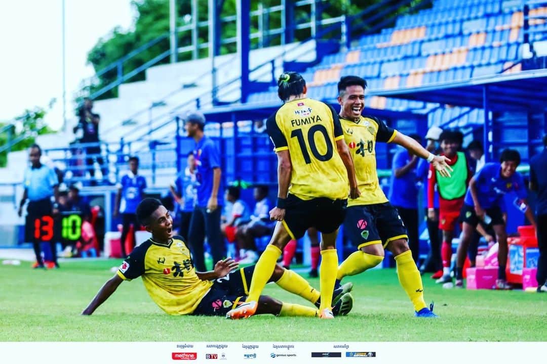 木暮郁哉さんのインスタグラム写真 - (木暮郁哉Instagram)「心震える瞬間。 #football#cambodia#siemreapdriver」7月22日 11時02分 - fumiya_kogure