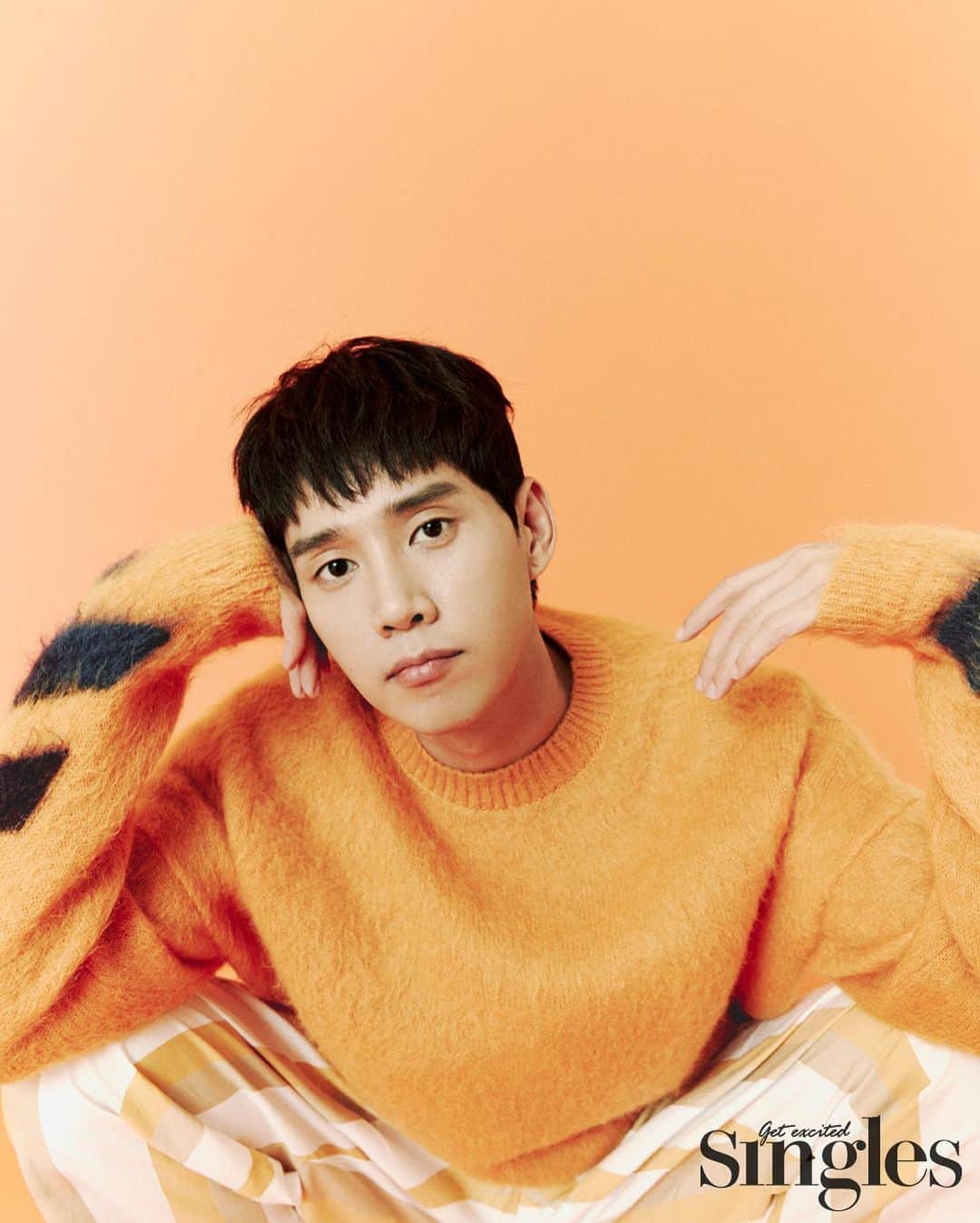 パク・ソンフンのインスタグラム：「싱글즈 8월호😁」