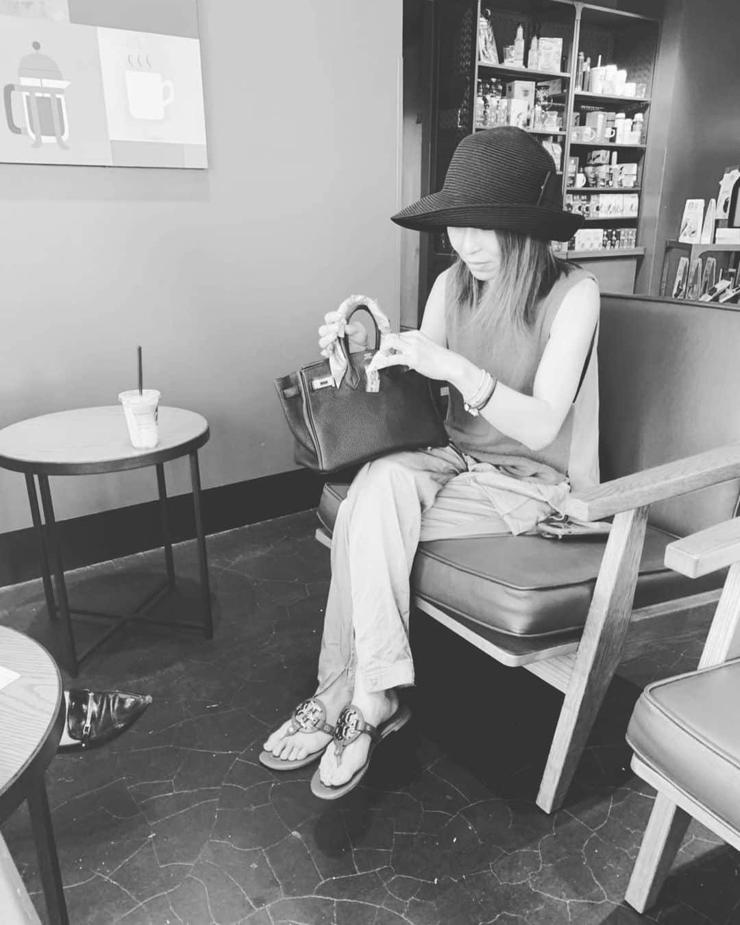 水田真依子さんのインスタグラム写真 - (水田真依子Instagram)「3人でお茶^ ^ まなみ、下宮　ありがとう😊 #海#ライフスタイル#sup #楽しい #singapole #southeastasia #リゾート #happy #roma #女子 #houseparty #firenze #lovecooking #summer #love #fashion #景色 #ヘア #instagood #interior #占い #建物 #海 #tokyo #everything #gardensbythebay #料理好き #夏 #japan #トラベラーズノートカスタマイズ」7月22日 11時31分 - maikosebasu