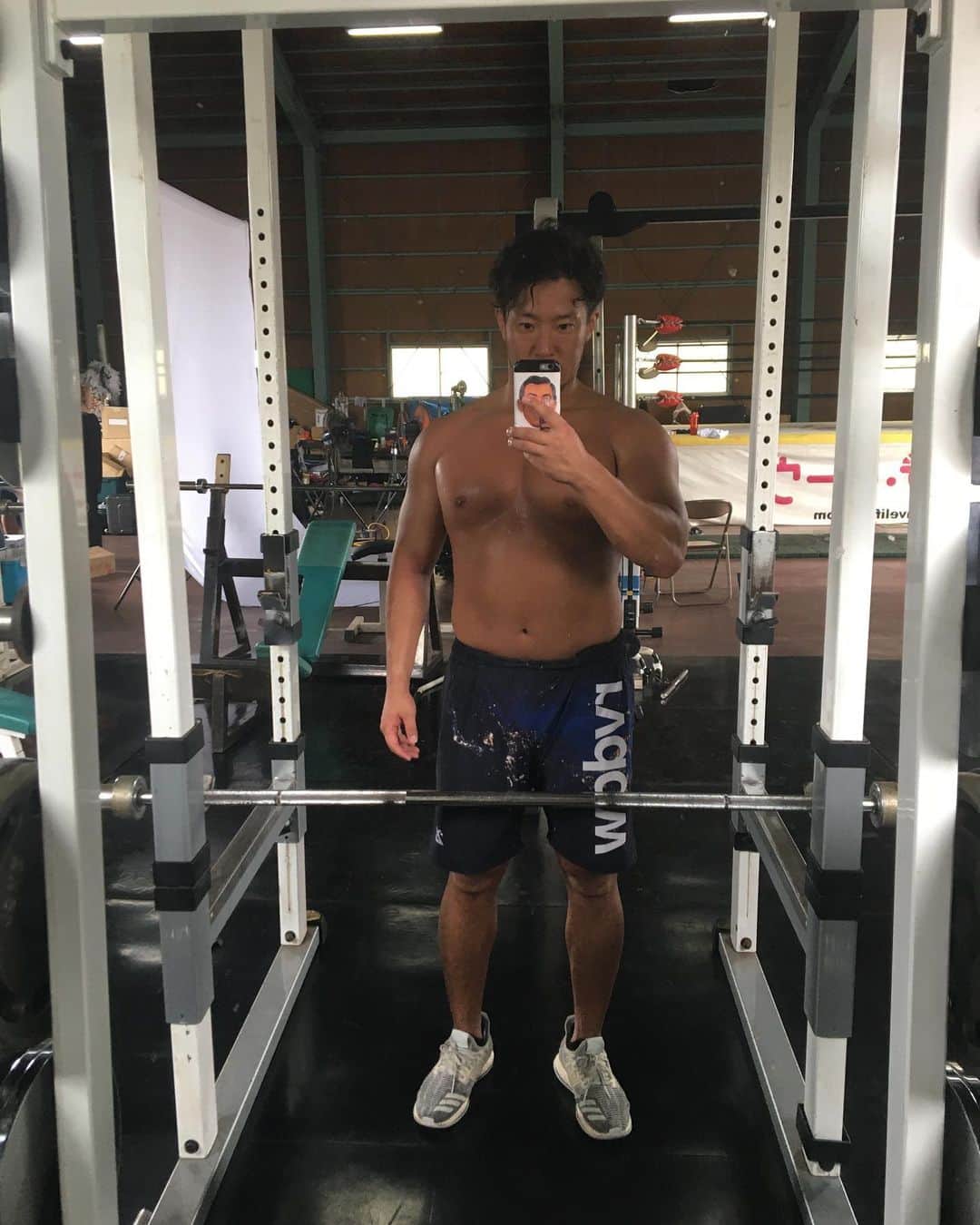 のインスタグラム：「梅雨時の道場はサウナ状態！  ちゃんこ食べて営業補給  #noah_ghc #道場 #ちゃんこ」
