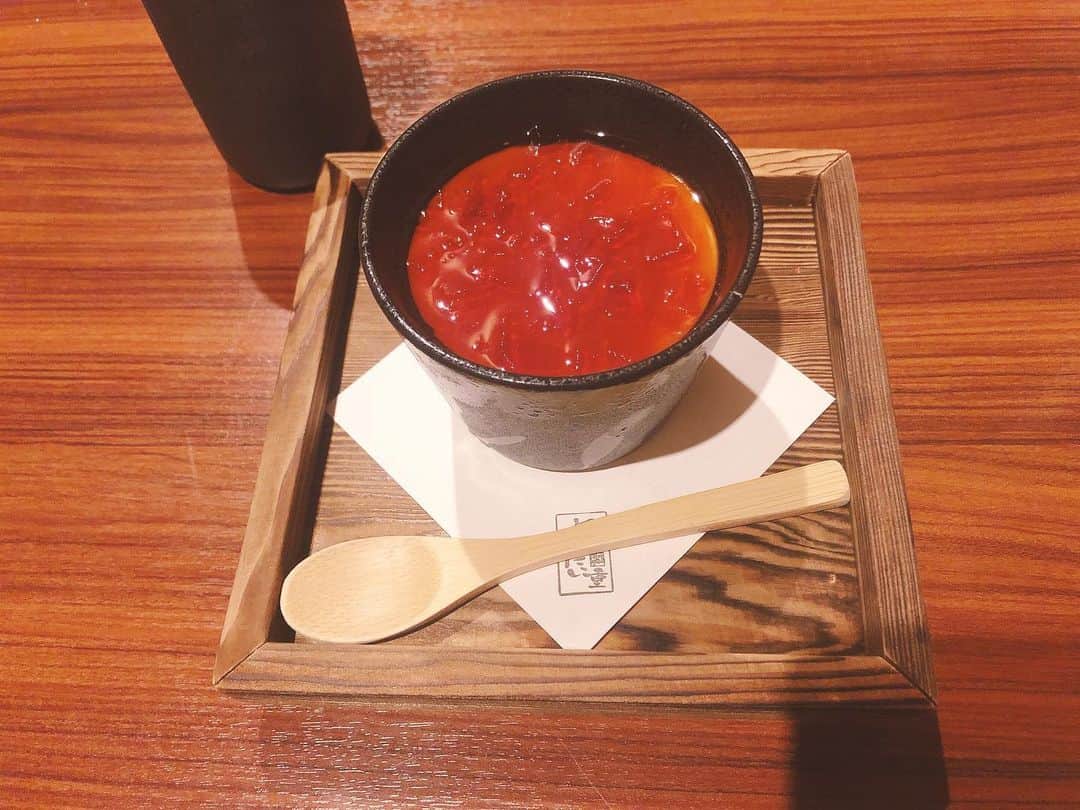 都美さんのインスタグラム写真 - (都美Instagram)「美味しかったぁ🥺🪁  プリンは一番美味しかったぁ。 すごいこれ！すごいこれ！ってずっと言ってた。✌️✨  #めんたい重 #プリン #中洲 #福岡」7月22日 11時58分 - tomi_pkmj