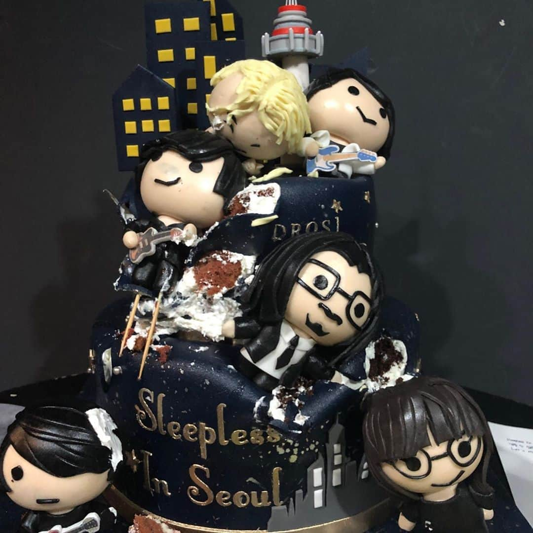 川上洋平さんのインスタグラム写真 - (川上洋平Instagram)「去年の今頃。  #sleeplessinjapantour  #sleeplessinsaitama  #cake #おまけ」7月22日 12時14分 - yoohei_alexandros