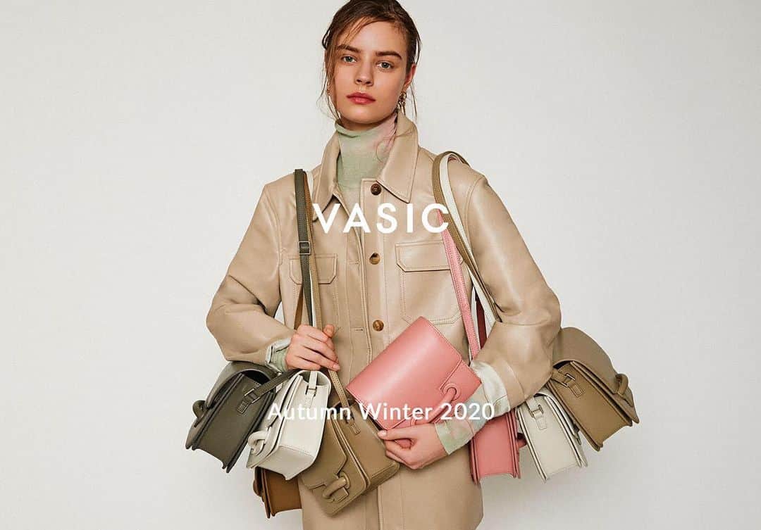のインスタグラム：「Autumn Winter 2020 Collectionスタート！  Bondシリーズ、Cityシリーズの新色とサイズがアップデートされた「Sign Mini」が7月29日(水)より登場いたします。 ぜひ店頭にお立ち寄りください！  #vasic #aw20 #autumn #winter #bond #bondmini #bondminimini #city #cityminimini #signmini #new #newitems #vasicnews」