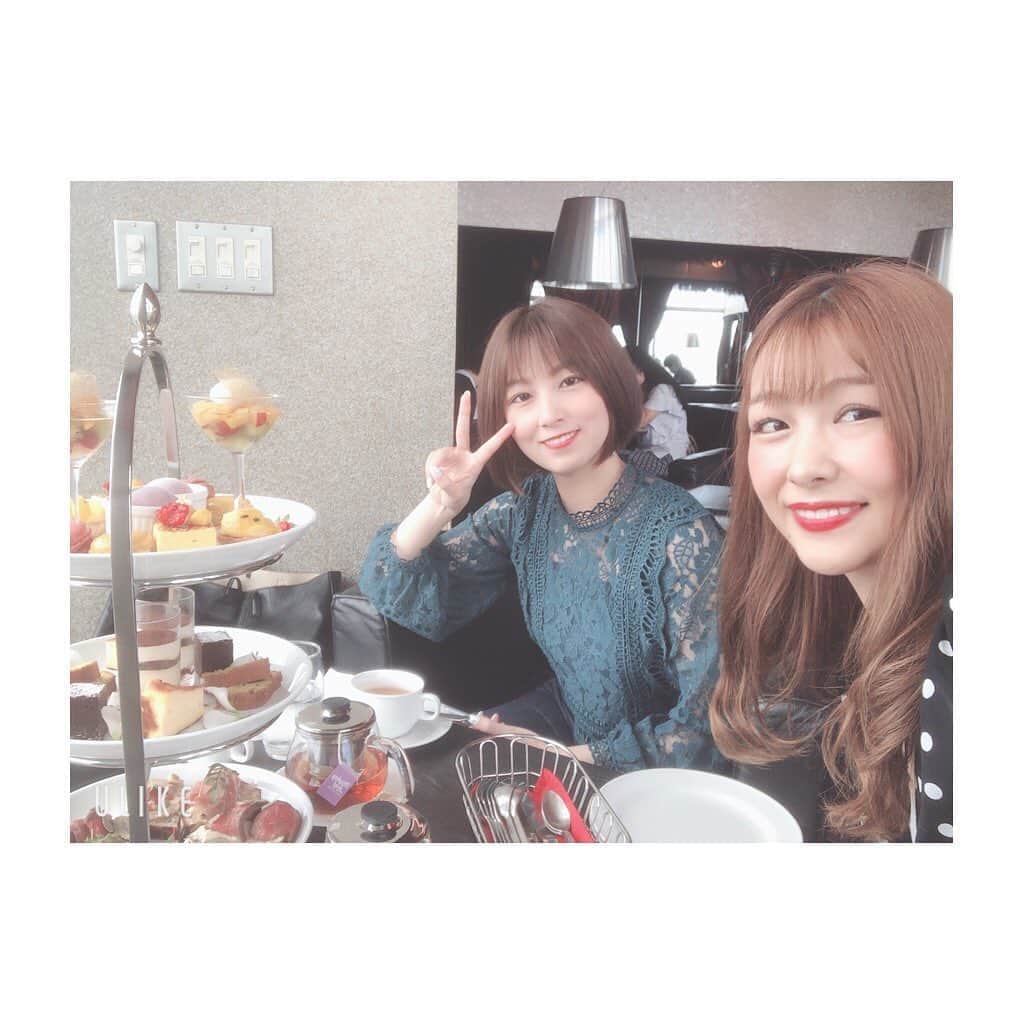 相田瑠菜のインスタグラム：「百合沙- - - - - - - - -▷◁.｡  他愛のない会話、時間を過ごしてくれる﻿ 最＆高(✽︎´ཫ`✽︎)✰*。﻿ ﻿ ❤アフタヌーンティー❤久々だぁ🥰﻿ ﻿ 買い物してカフェ２軒目して 韓国料理食べて﻿ ｡* ❤︎…1日百合沙DAY …❤︎*。﻿ ﻿ ★﻿ 占いに私のリフレッシュ方法は﻿ 「知らない場所、土地に行くこと」って﻿ 当てられた🥺♥️ 昔からどっか行きたい欲は﻿ リフレッシュしたい時なんだ！ って明確になったw﻿ ★﻿ ﻿ #アフタヌーンティー #アフタヌーンティー巡り #アフタヌーンティーセット #女子会 #ランチ #カフェ巡り #カフェ好きな人と繋がりたい #カフェスタグラム #東京カフェ #東京カフェ巡り #東京ランチ #東京グルメ #likeforlikes #followｍe #cafestagram #cakestagram #teatime #love #happy #bestfriend #tokyo #japanesefood #japanesegirl #smile #actress #relax #癒しの時間 #大好き  ﻿」