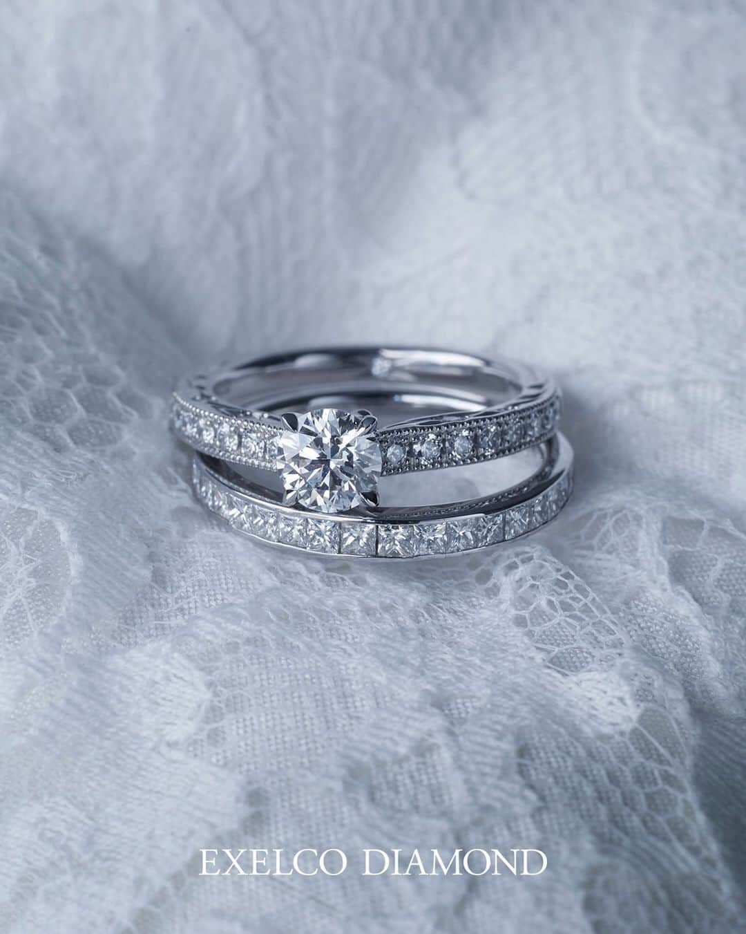 エクセルコ ダイヤモンド 婚約指輪♔結婚指輪のインスタグラム：「* 輝きを纏う大人の女性へ  "私らしく" 貴女だけのコーディネートを見つけて  Engagement ring  Aube Marriage ring  Beau Lac 6L  #exelcodiamond #エクセルコダイヤモンド」