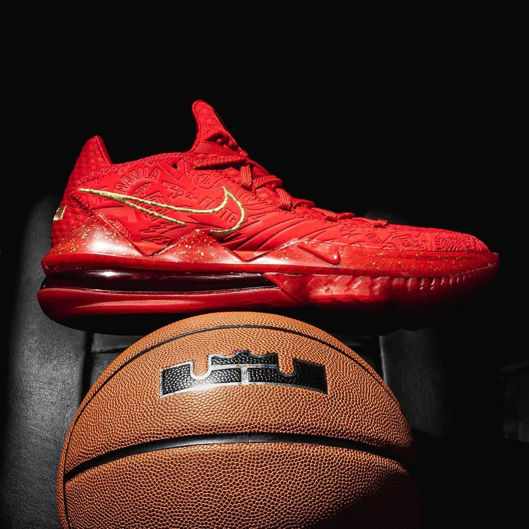 Sneaker Newsさんのインスタグラム写真 - (Sneaker NewsInstagram)「The Nike LeBron 17 Low by @titan_22 is officially dropping on August 8th for $160. A daring monochromatic red is accenting with gold, while a mosaic detailing the shop's decade of influence covers the molded upper. For a closer look, tap the link in our bio.」7月22日 12時53分 - sneakernews