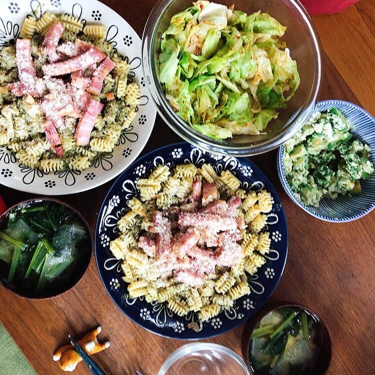 日暮愛葉さんのインスタグラム写真 - (日暮愛葉Instagram)「ニンニクとベーコンたっぷりのジュノベーゼと チョレギサラダ、アボカドとカッテージチーズの和え物、大根と小松菜のお味噌汁。  #愛葉飯 #aihahigurashi #aihaskitchin #lunchanddinner #aihameshi」7月22日 13時17分 - aiha_higurashi