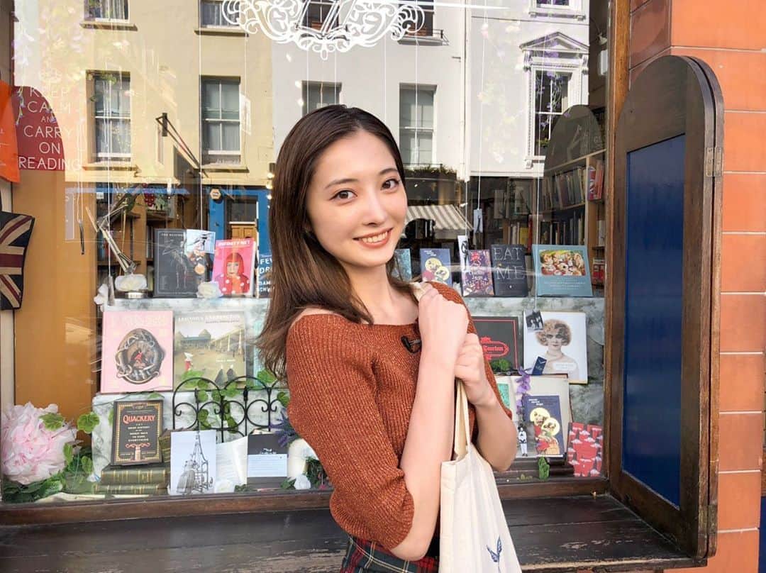 大石絵理のインスタグラム：「今月から、旅行雑誌「旅色」にて、旅色アンバサダーとして連載をさせていただくことになりました😚💕 テーマは、アート旅🍂 これから毎月大好きなアートを紹介していくので、ぜひチェックしてみてください🦋 さっそく今日から第一弾が掲載されました👒👒  ・記事 https://tabiiro.jp/article/525/  ・プロフィールページ https://tabiiro.jp/ambassador/members/m017/  ・TOPページにも追加いたしました！ https://tabiiro.jp/ambassador/」