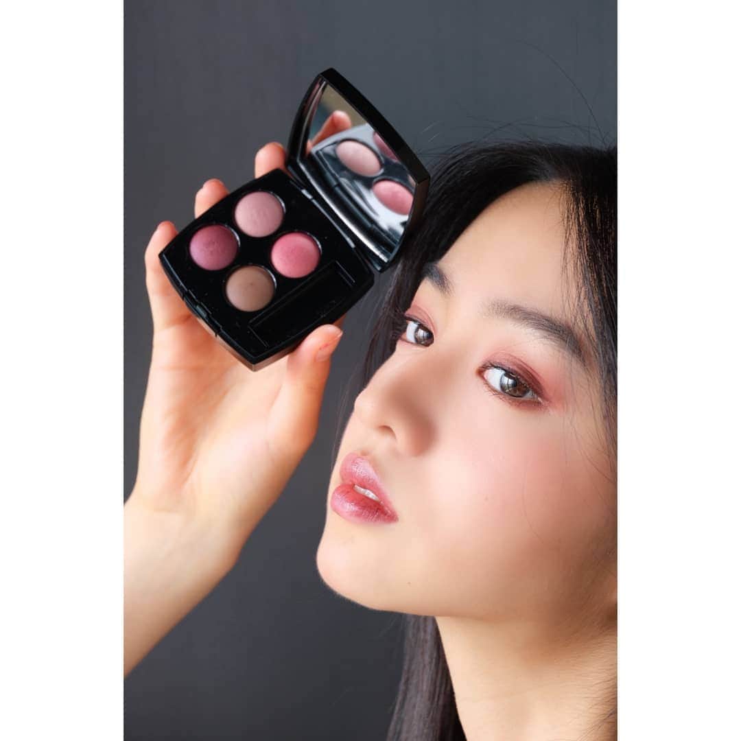 kokiさんのインスタグラム写真 - (kokiInstagram)「Today's makeup   EYES = Les 4 ombres 362 Candeur et provication  Stylo yeux waterproof 959 PSYCHÉ  Stylo yeux waterproof 955 ROMANCE   LIPS = Rouge COCO 494 ATTRACTION  📷 by sis 💓   @chanel.beauty」7月22日 13時12分 - koki