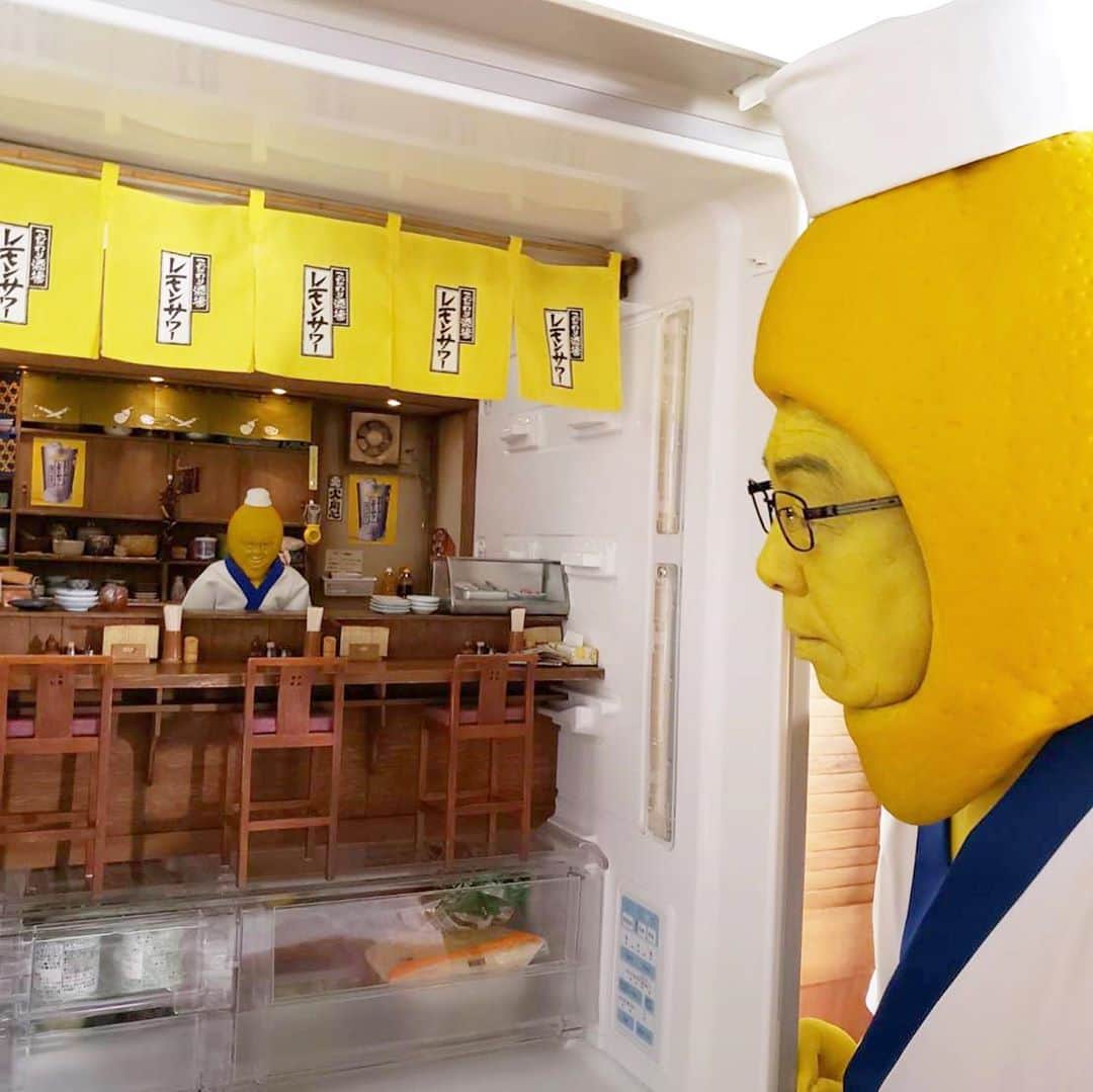 梅沢富美男さんのインスタグラム写真 - (梅沢富美男Instagram)「新しいレモンサワーのCMみてくれましたか？ こんな風に小さい居酒屋セットが作ってあるんですよ！ すごいでしょ。」7月22日 13時15分 - tomioumezawa