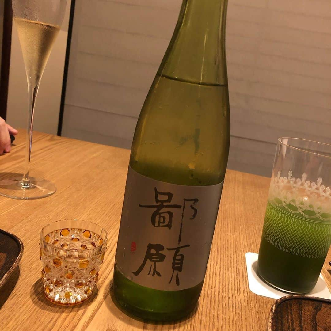 齋藤菜月さんのインスタグラム写真 - (齋藤菜月Instagram)「仲良しさんたちと虎白でランチして けいごくんに小顔矯正してもらい @be_kogao  親友さんとワイン飲んでご飯食べて お仕事する とても充実した1日でした🥰🥰 雨にも打たれず ついてるねえー😆☀️ってずっと言ってた🤣💓 いつも刺激をくれる頑張ってる人たちや バーサイトウを応援してくれる皆様に感謝🙏 最近はいつもこの時期にぴったりのおすすめの#プロヴァンスワイン　を飲んでるよぉ💓🍷 詳しくはまた別で投稿します❣️  バーサイトウ、西麻布N、pinponbyNのご予約に関しましてはご連絡ください🧸❤️ よろしくお願いします💖 #ロゼワイン#winesofprovence #外飲み#虎白#ランチ#グルメ会#仲良し会#親友さん#いつもありがとう」7月22日 13時55分 - irisnacchi