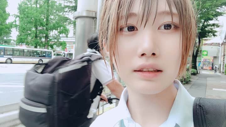 のインスタグラム：「赤杖初のデジタル写真集が発売されました、！  今は無き青春の日々を思い出してあああああああああああーーーーってなる仕上がりです。  脳内BGMはGReeeeNさんの｢オレンジ｣でした。  ぜったいみてね。✨  販売ページはこちらから▼ https://slee-official.booth.pm/   #7月号SLEEデジタルフォトブック」