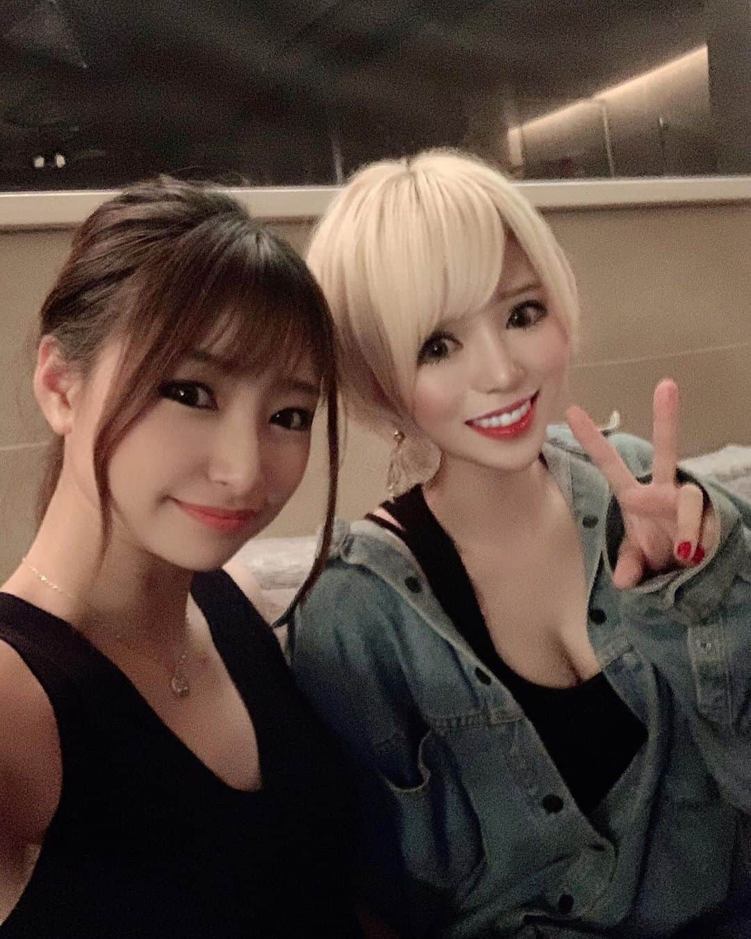 侑季美怜のインスタグラム：「今年初のBBQ🍖 ・ ・ ・ 写真は海鮮ばっかりだけどお肉もたらふく食べた❤️ ・ ・ ・  #金髪ショート #ショートヘア　#ミニーショート　#金髪　#ハーフ　#韓日ハーフ　#モデル　#美人　#女優　#東京　#beauty  #girl #japanese #セクシー　#可愛い　#美脚　#谷間　#キャバ嬢　#キャバ　#おしゃれ　#ファッション　#ブランド　#美容　#エステ　#ネイル　#ヘアモデル　#脱毛　#ダイエット」