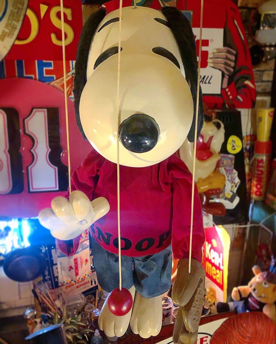 大川知英さんのインスタグラム写真 - (大川知英Instagram)「79's PEANUTS Pelham Snoopy marionettes&Puppets Store Display  pelhumのデカスヌーピー⚾️激カワ😍 天井からぶら下がりキャッチボールの 相手を探してしている👀upi-🤡❗️ #peanuts#pelhum#marionettes  #Puppets#storedisplay #79s #vintage#snoopy#デカスヌーピー #激カワ#天井からぶら下がり #野球物好き#ついにtakatsubase降臨 #キャッチボール相手を探してる #デカ物好き#amecajiboys #takatsubase#アメトイ部#captain」7月22日 14時47分 - zupposi_swamp
