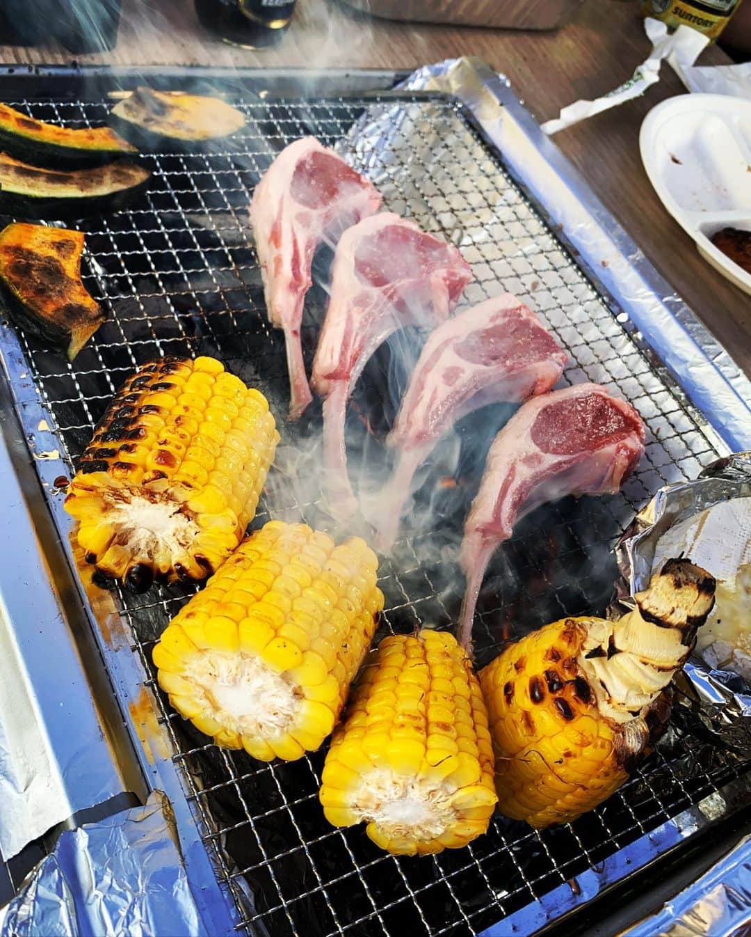 村上瑠美奈さんのインスタグラム写真 - (村上瑠美奈Instagram)「BBQは美味しいお野菜と美味しいお肉を持ち寄ってやるのが🥰  とうもろこしお醤油垂らして焼く係です✨」7月22日 14時51分 - ruminamurakami