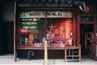 ケンゾーミナミのインスタグラム：「Speaking of occult, when I moved to New York from San Diego, on the very first day I set my foot in Manhattan, this was the very first store I happened to roam into when I was heading from midtown to downtown. It was called Magickal Childe which turned out to be famous / infamous for this sort of scene, and since the first few years of my NYC life was like a fever dream, for years I kinda thought I imagined this place, especially because I seemed to catch the tail end of its rich history and it disappeared in a few years after my visit. The inside was like the magic shop from movies like Gremlins (they apparently shot “Vampire’s Kiss” with Nicholas Cage here) filled with jars full of strange portions and the books I had never seen before, and it was generally serious looking place. And for me being a teenager on day one in NYC, it was my first impression of the city and it impressed me in the way that NYC was type of the city that the shop like this could exist.」