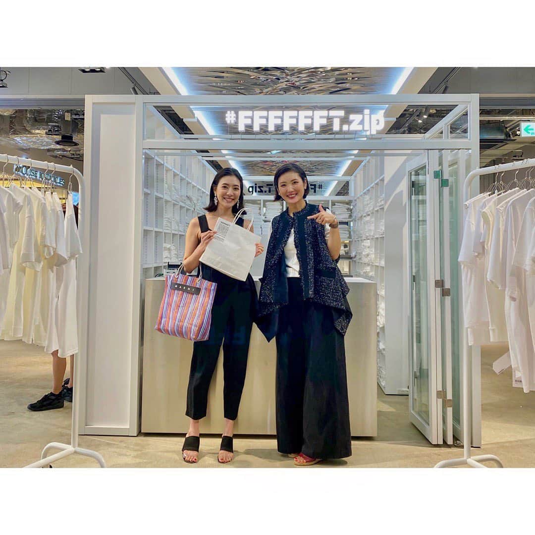 のインスタグラム：「白T専門店 @fffffft_sendagaya の新コンセプトストア “#FFFFFFT.zip” が7/28-9/30期間限定で @miyashitapark_ に👏✨ @hanatyholic にご招待頂き、内覧会へ。 土曜日だけじゃなく毎日白T買えちゃうよ😍 . 春夏秋冬常にTシャツ着ている私は、通ってしまうなぁ🤩 オープンおめでとうございます！！ . @shirothunter  #fffffft #tshirt #whitetshirt #whitetee #me #fashion #instafashion #miyashitapark #shibuya #tokyo #japan #ootd #coordinate #outfit #congrats #白T専門店 #白T #tシャツ #渋谷 #東京 #宮下公園 #ミヤシタパーク #ファッション #中田奈沙 #コーデ #コーディネート #カジュアル #シロティ #おめでとう」