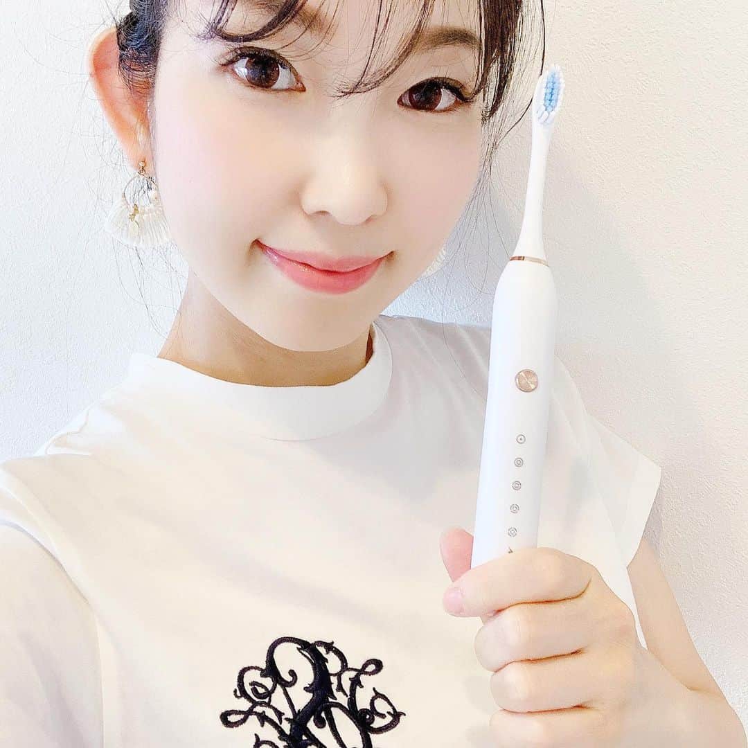 のインスタグラム：「🦷˚✧₊⁎ * @galleido_official の電動歯ブラシ 使い始めました♫♬ * 替え歯ブラシが業界最安の 月280円(子供用220円)というコスパの良さ♩ しかもファミリープランだと 子供用が2ヶ月無料ですと‼︎👦🏻♥ * 振動は5パターン𓃍 充電器も嵩張らない↪︎↪︎2枚目 * しばらくお試ししてみます☺︎ * * * #galleido  #ガレイド  #ガレイドデンタルメンバー  #歯ブラシ  #電動歯ブラシ  #サブスクリプション  #サブスク」