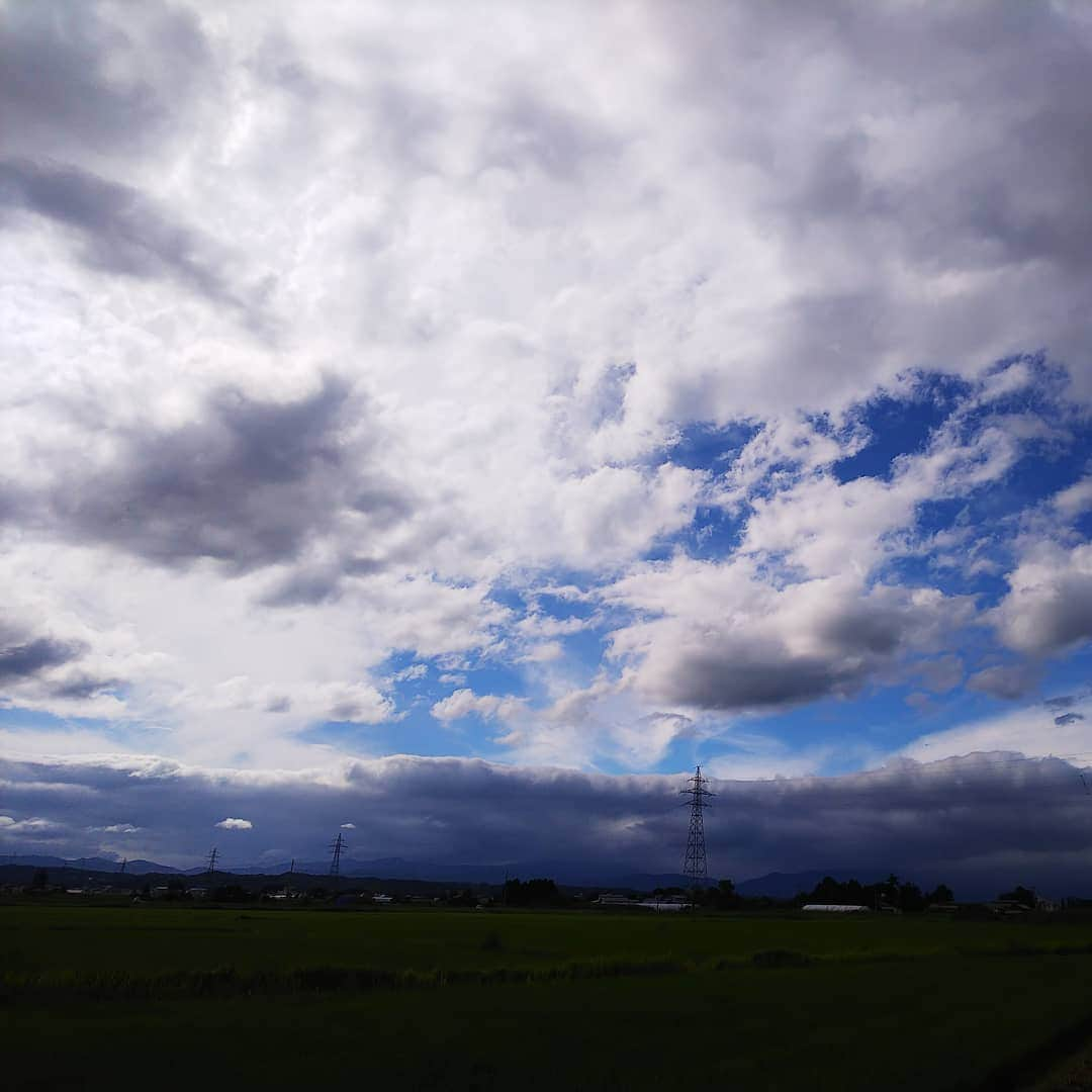 みながわゆみさんのインスタグラム写真 - (みながわゆみInstagram)「#イマソラ #いまそら #青空 #くも #雲 #出勤途中に #仕事頑張ろう #のどかな風景」7月22日 15時26分 - nama.09.19