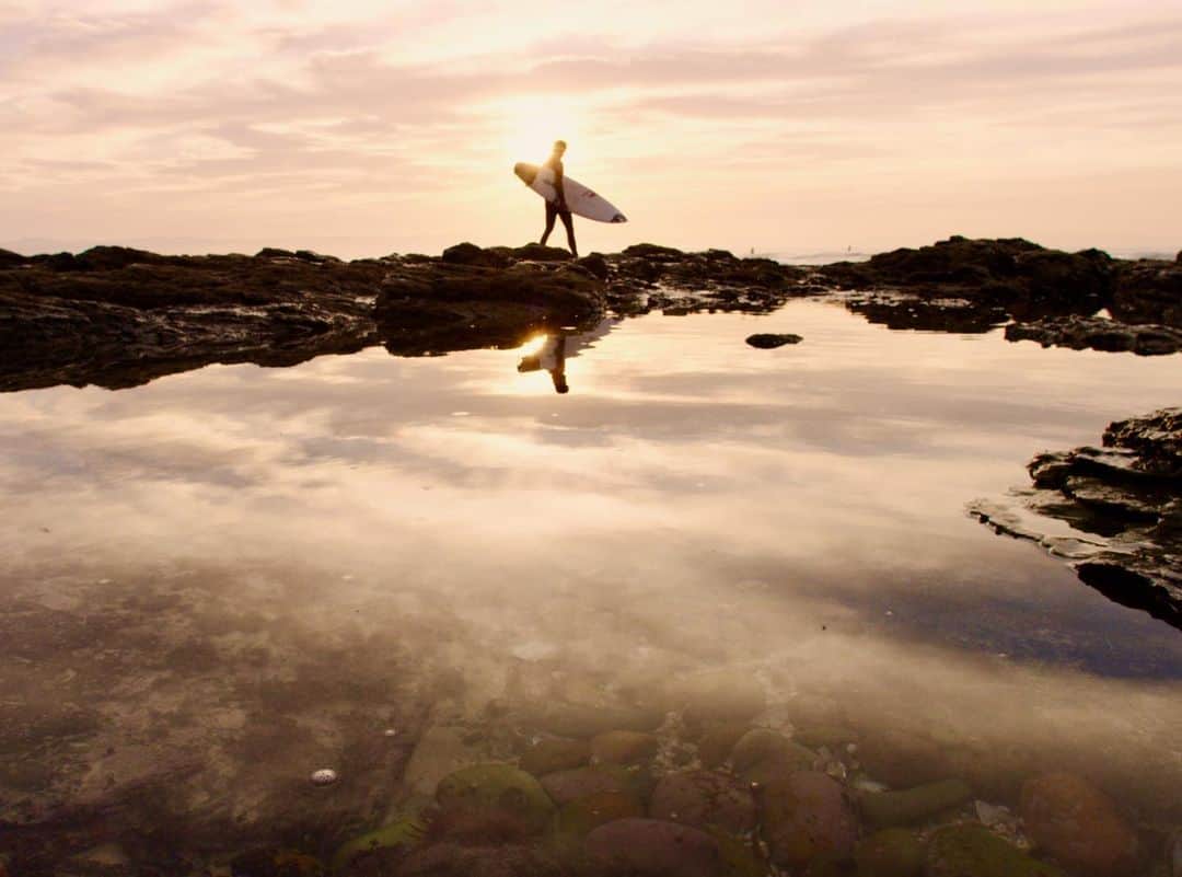 ジョーディ・スミスのインスタグラム：「A few frame grabs from a new edit coming tomorrow by @morganmaassen @oneillusa @oneilleurope #surfing」