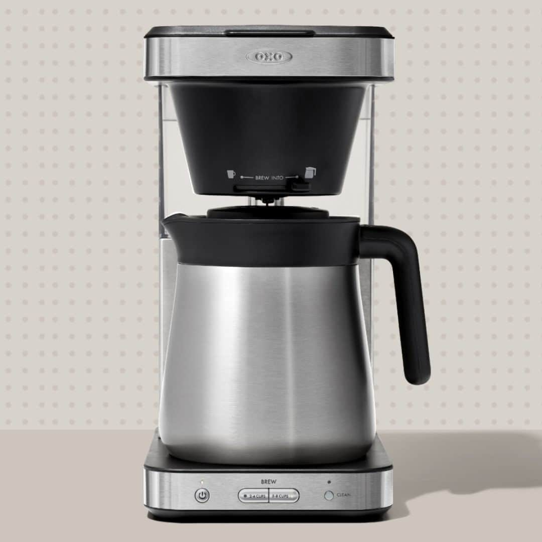 OXOさんのインスタグラム写真 - (OXOInstagram)「Introducing the OXO Brew 8-Cup Coffee Maker. Whether you want a single serving or a full carafe, we engineered our new coffee maker to deliver #SCACertified gold-standard coffee. Head to the link in bio to get brewing.」7月23日 1時03分 - oxo