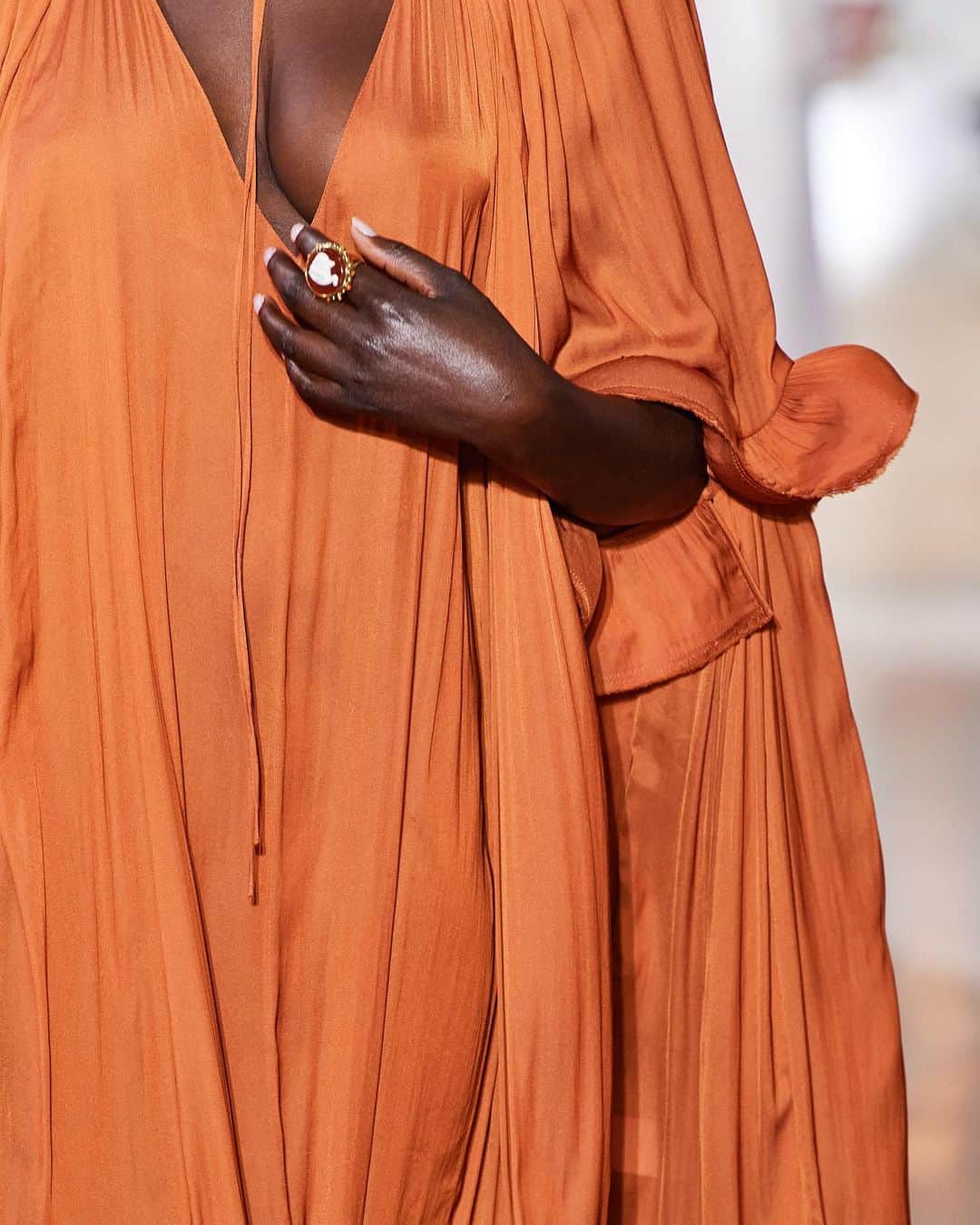 ランバンのインスタグラム：「Floaty and ethereal, the new Charmeuse dresses, available now via link in bio and in stores. #LanvinFW20 #Lanvin」