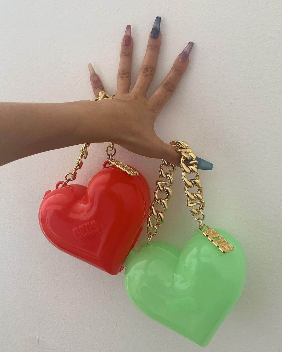 Mei Kawajiriさんのインスタグラム写真 - (Mei KawajiriInstagram)「💚❤️thank u for the green ,my red heart needed u ❤️💚 @gcdswear 💚❤️ #nailsbymei」7月23日 1時23分 - nailsbymei