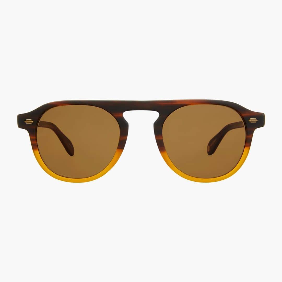 ジーエルシーオーのインスタグラム：「A masculine, retro-influenced frame inspired by legendary playwright and American icon Arthur Miller, Harding Sun in Matte Dark Caramel Gradient.」