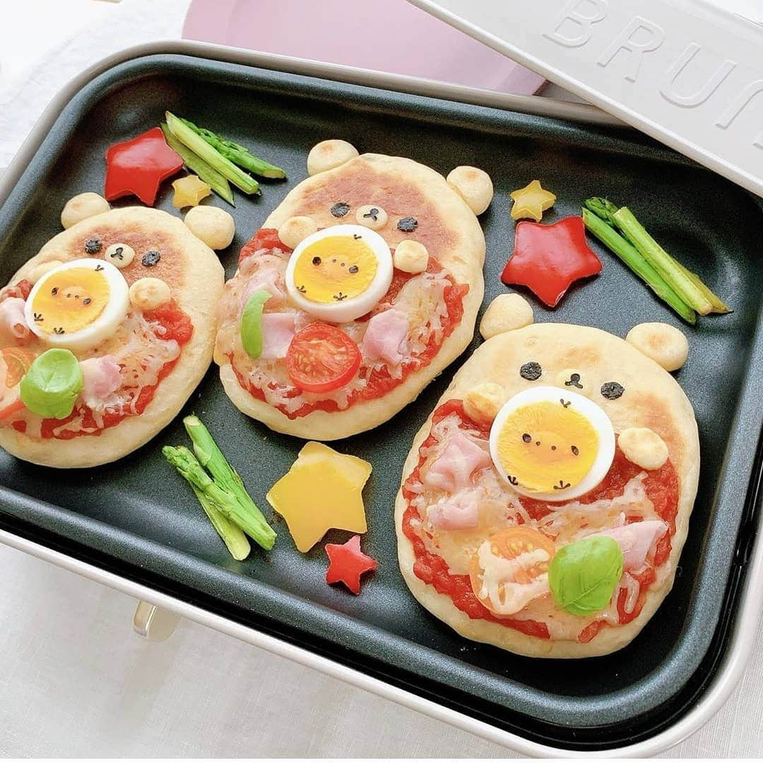 Rilakkuma US（リラックマ）さんのインスタグラム写真 - (Rilakkuma US（リラックマ）Instagram)「These little Rilakkuma pizzas and Kiiroitori eggs are exactly what we want for lunch today! Tag a friend who could use some food inspiration! Created by the talented @haru_257_! . . . #rilakkumaus #rilakluma #sanx #kawaii #cutefood #charaben #リラックマ #サンエックス #pizza」7月23日 1時51分 - rilakkumaus