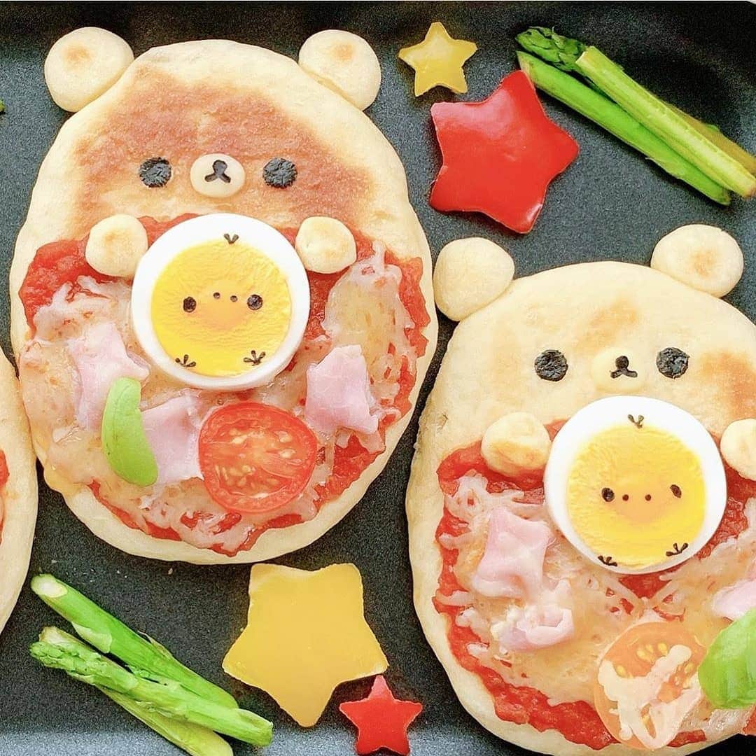 Rilakkuma US（リラックマ）さんのインスタグラム写真 - (Rilakkuma US（リラックマ）Instagram)「These little Rilakkuma pizzas and Kiiroitori eggs are exactly what we want for lunch today! Tag a friend who could use some food inspiration! Created by the talented @haru_257_! . . . #rilakkumaus #rilakluma #sanx #kawaii #cutefood #charaben #リラックマ #サンエックス #pizza」7月23日 1時51分 - rilakkumaus