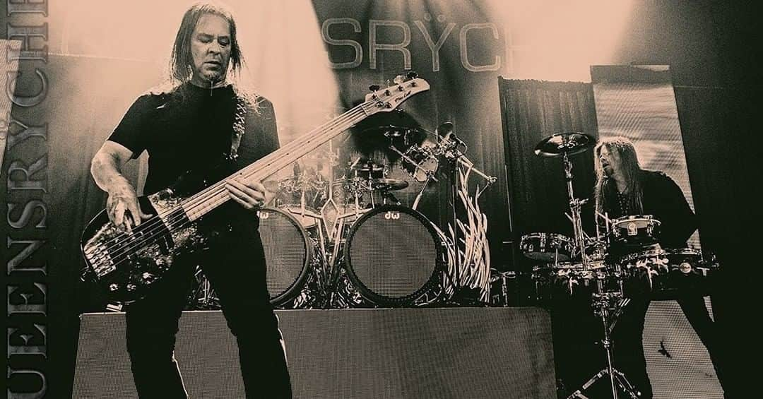 Queensrycheさんのインスタグラム写真 - (QueensrycheInstagram)「Eddie, Casey and Todd at the Neptune Theatre Seattle WA (photo credit Savoia Concert & Event Photography) #queensryche #theverdicttour #neptunetheaterseattle #eddiejackson #edbass #caseygrillo #kickassdrummer #toddlatorre #thevoice #talentedmusicians #bamfers #friends #brothers #frienship #bandmates #goodtimes #thankstoourfansforallyoursupport」7月23日 1時54分 - queensrycheofficial