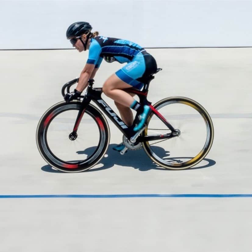 Fuji Bikesさんのインスタグラム写真 - (Fuji BikesInstagram)「Just because the racing is paused, doesn't mean the training is! Just ask US Junior National team member @sophiashuhaycycling! #UnitedStates #womenathletes #velodrome #fixie #gofastturnleft #fujibikes #fujitrackpro  📷: @thegabelloyd」7月23日 2時14分 - fujibikes