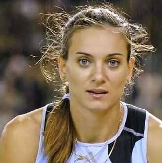 エレーナ・イシンバエワのインスタグラム：「15 лет назад 22.07.2005, мы с Евгением Васильевичем, сотворили историю в женских прыжках с шестом. Первыми преодолели высоту 5 метров. Разрыв с соперницами получился на 7 лет. Второй человек прыгнул 5 метров в 2012 году и третий в 2016. ⠀ Спасибо друзьям, что напомнили об этом 😎🙈 ⠀ 15 years ago, on 22.07.2005, Yevgeny Vasilyevich and I made history in the women's pole vault. The first to overcome the height of 5 meters. The gap with the rivals turned out to be 7 years. The second person jumped 5 meters in 2012 and the third in 2016. ⠀ Thank you to your friends for reminding us of this 😎 🙈」