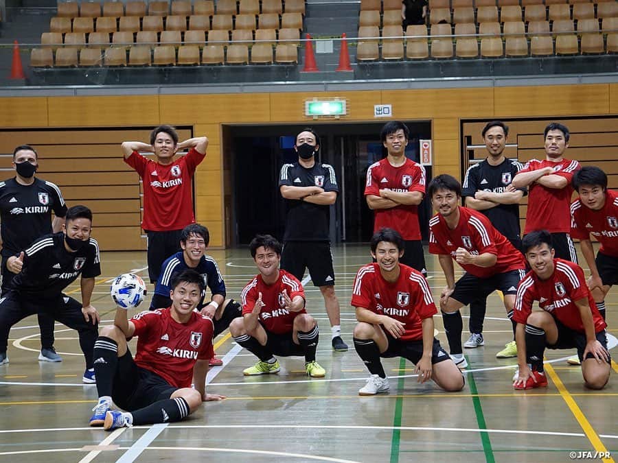 日本サッカー協会さんのインスタグラム写真 - (日本サッカー協会Instagram)「#フットサル日本代表 候補　AFCフットサル選手権に向けて鹿嶋で再始動 ・ フットサル日本代表候補が、11月に開催が予定されているAFCフットサル選手権2020に向けて再始動しました。日本代表の活動は、2月に札幌で開催した国際親善試合以来となります。 ・ 5カ月ぶりの始動ということで、プレー中やピッチ外で積極的にコミュニケーションを取りながら互いにチームの約束事を確認する姿が見られました。 ・ AFCフットサル選手権2020までの期間は限られていますが、FIFAフットサルワールドカップ出場権獲得に向けて最終日まで充実したトレーニングとなるようチーム全員で一歩ずつ前へ進んでいきます。  #jfa #futsal #daihyo」7月22日 17時27分 - japanfootballassociation