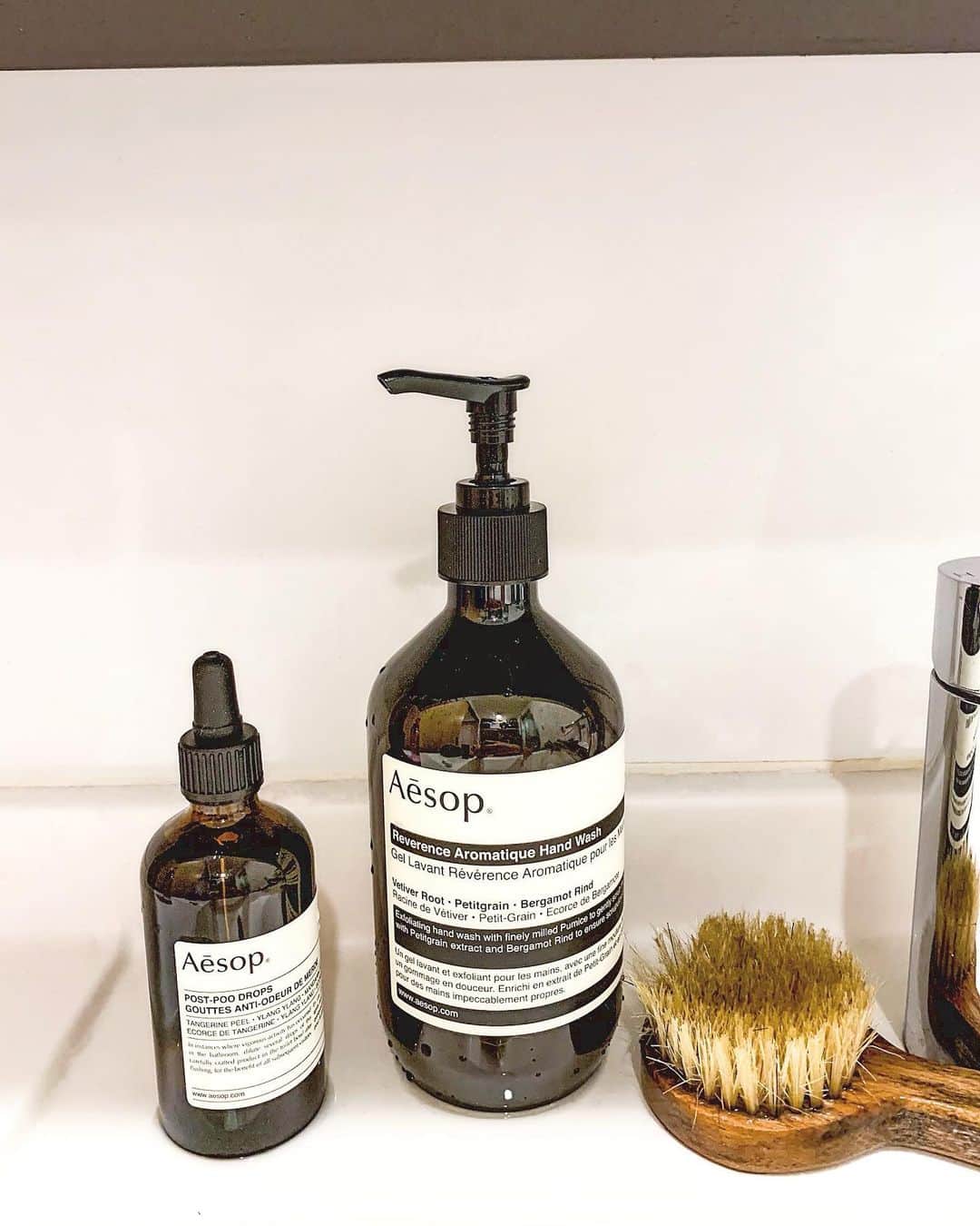 のインスタグラム：「𓂃𓆹𓂂𓃉  @aesopskincare   とってもいい香り。 はるちゃんありがとうっ♡!」